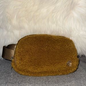 Lululemon Everywhere Belt Bag 1L Fleece
